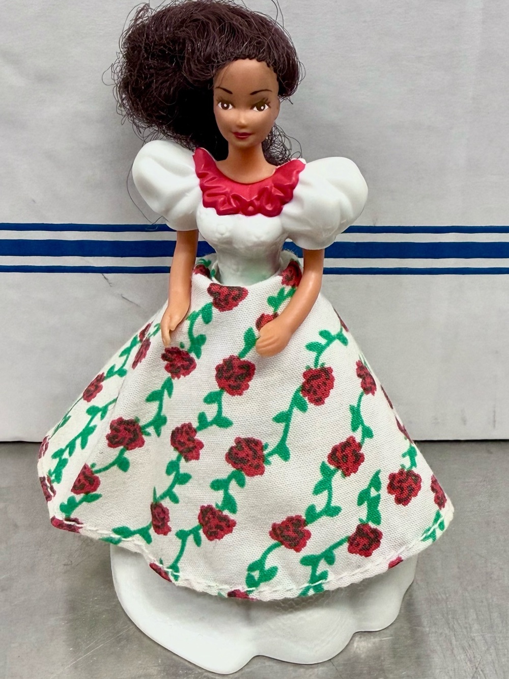 vintage 1995 McDonald's Happy meal Barbie toy Dolls of the world Mexican